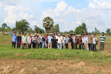  Producers and researchers in Cambodia - CIRAD © L. Delatouche